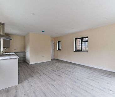 Station Approach Road, Sutton, KT20 - Photo 1