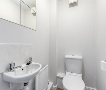 3 bedroom end of terrace house to rent - Photo 5
