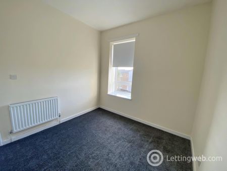 3 Bedroom Flat to Rent - Photo 3