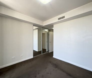 2 Bedrooms + One Study Apartment in Hillsdale Don't Miss Out - Photo 4