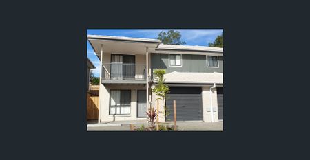 3 bedrooms Townhouse - Photo 2