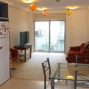 2 Bedroom Te Aro - Photo 2