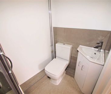 2 bed Flat for rent - Photo 5