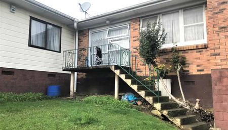 MANUREWA, 1 BEDROOM - Photo 2