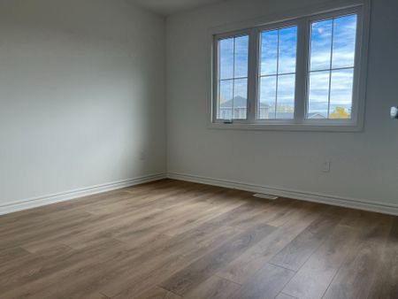 For Lease - 63 Lincoln Drive, Belleville, Ontario - Photo 4