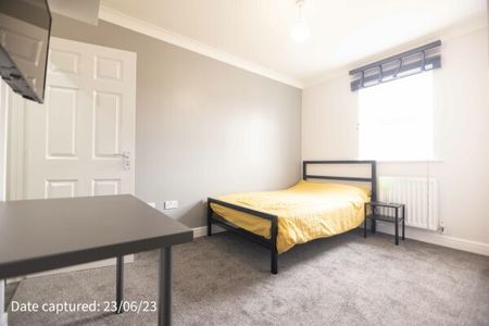 24 Phoenix Boulevard - Photo 2