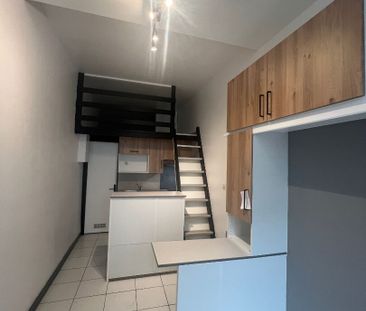 Location Appartement 1 pièce 18m² LA ROCHELLE 17000 - Photo 1