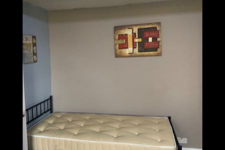 Studio Flat, Cambrian Terrace, LS11 - Photo 2