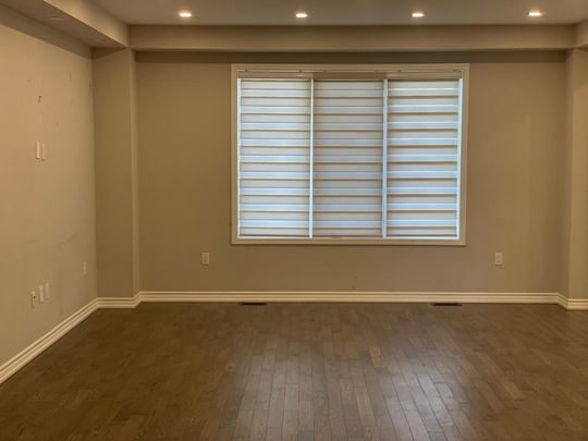 Upper level of 4 bedroom home for rent in Brampton - Photo 1