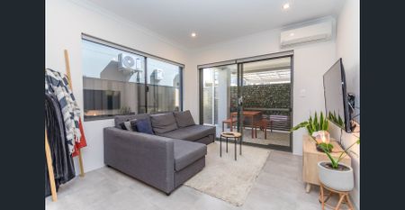 LOCATION! LOCATION! LOCATION! - Photo 3