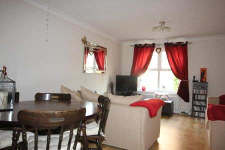 Bainton Mead, Woking - 1 bedroomProperty for lettings - Seymours - Photo 2