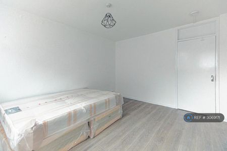 3 bedroom maisonette to rent - Photo 4