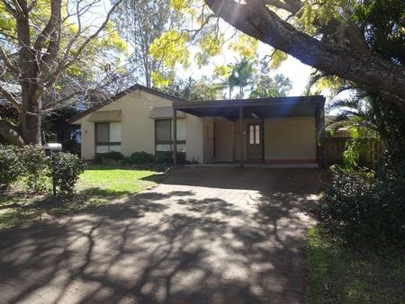 FAMILY HOME WITH POOL - Photo 4