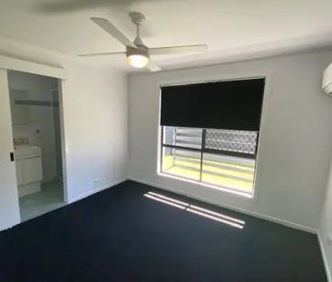 Beautifully Renovated Coastal Family Home in Prime Location - Photo 4