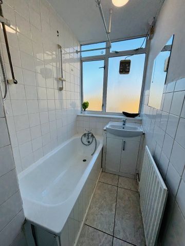 Room in a Shared Flat, Marylands Road, W9 - Photo 3