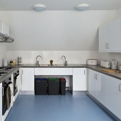 1 bedroom in a flat share to rent - Photo 1