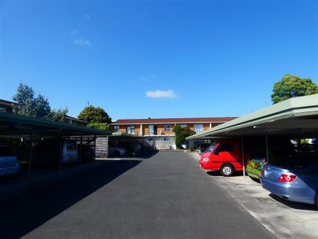 ELLERSLIE, 2 BEDROOMS - Photo 4