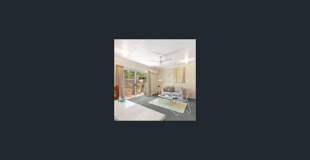 Townhouse living by the Esplanade - Photo 1