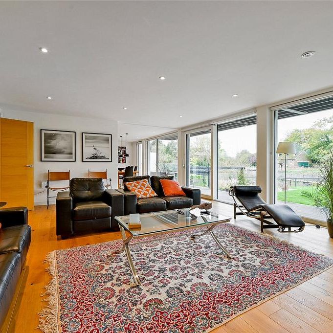 4 bedroom detached house to rent - Photo 1