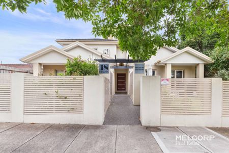CENTRAL BLISS IN BENTLEIGH - UNFURNISHED - Photo 5