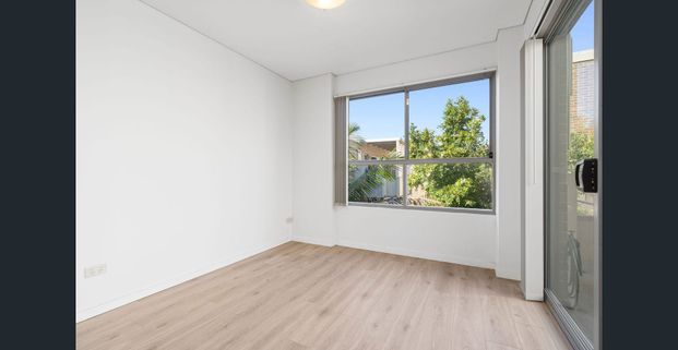 Modern 1-Bedroom Apartment - Photo 1