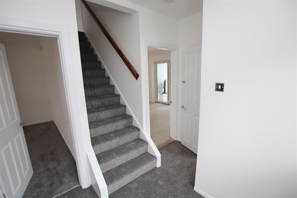 3 bedroom Semi-Detached House to let - Photo 1