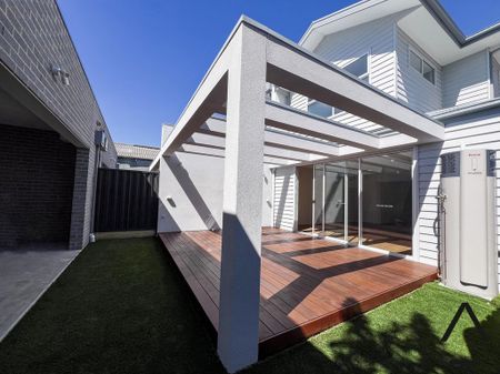 Brand new townhouse in Spotswood*OPEN FOR INSPECTION WEDNESDAY 22ND OF JAN AT 4PM - 4:15PM* - Photo 5