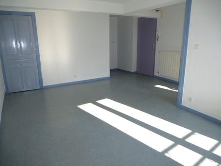Location Appartement 2 pièces 41m² LABEGUDE 07200 - Photo 4