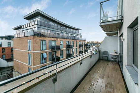 2 bedroom flat to rent - Photo 2