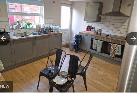 7 Bed - 150 Ash Road, Headingley, Leeds - LS6 3HB - Student - Photo 5