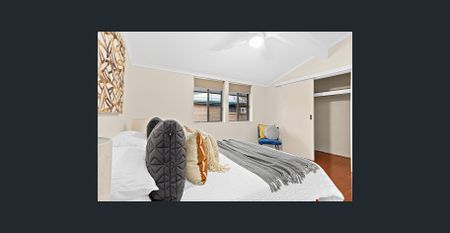 Beautiful 2 Bedroom Townhouse in CBD - Photo 3