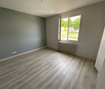 A LOUER - Maison de 144.91m² entièrement rénovée avec jardin clos e... - Photo 3