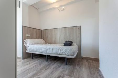 Carrer de Sèneca, Valencia, Valencian Community 46021 - Photo 2