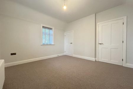 3 bedroom detached house to rent - Photo 2