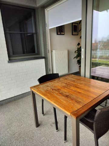 Zéér aangenaam en goed onderhouden appartement met ideale ligging vlakbij het stadscentrum en het winkelcentrum "Westpark"! - Photo 3