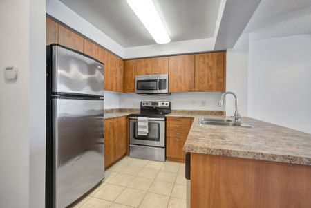 For Lease - 310 Red Maple Road Unit# 407, Richmond Hill, Ontario - Photo 4