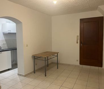 Location Appartement 1 pièce 23m² - Photo 2