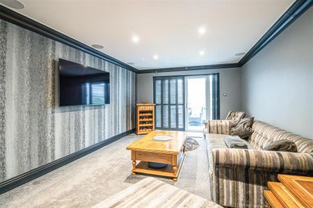 3 bedroom apartment to rent - Photo 4