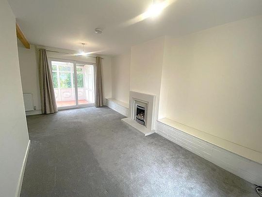 Mitcham Road, Camberley - 3 bedrooms Property for lettings - Seymours - Photo 1