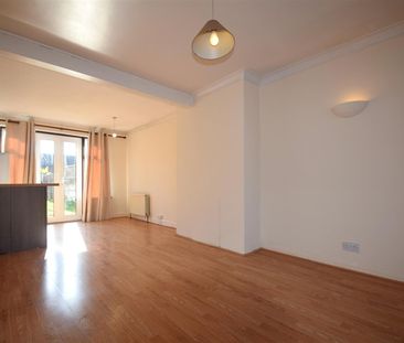 3 bedroom house - end terrace - Photo 2