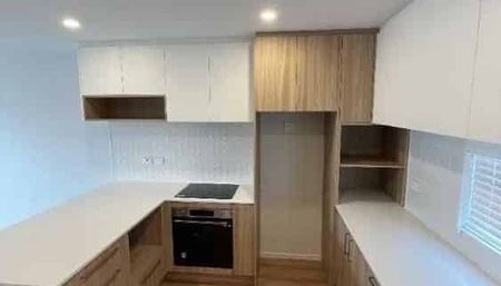 Near new 2 Bedroom Family Home - Photo 4