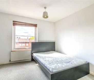 3 bedroom apartment to rent - Photo 4