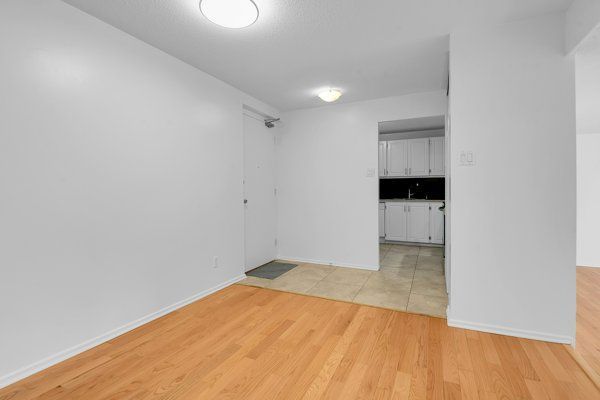 For Lease - 1599 Lassiter Terrace Unit# 217, Beacon Hill North - South and Area, Ontario - Photo 1