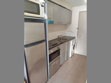 Apartment with a View! - Photo 3