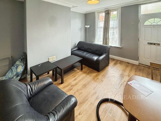 2 bedroom house to rent Ebor Place, LS6 - Photo 1