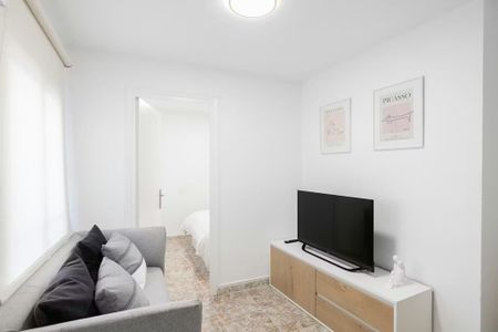 Carrer Estruch, L'Hospitalet de Llobregat, Catalonia 08904 - Photo 2