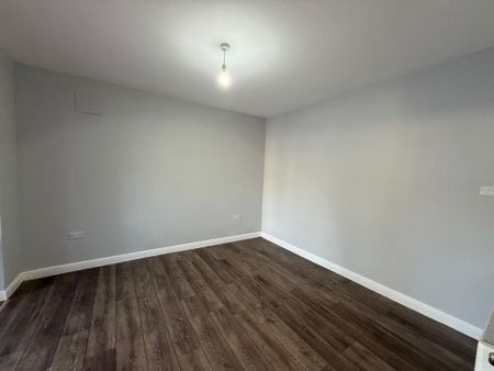 4 bedroom semi-detached house to rent - Photo 2