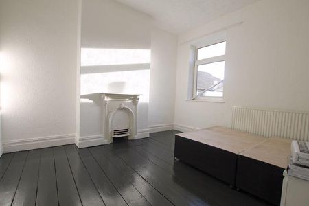 5 bedroom terraced house to rent - Photo 2