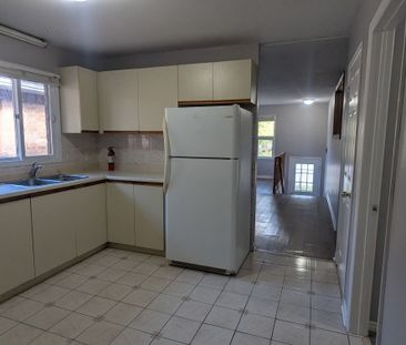 For Lease - 24 Hodgins Avenue, Georgina, Ontario - Photo 6