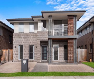 Immaculate Five Bedroom Quality Family Home - Close to all Amenities - Photo 2